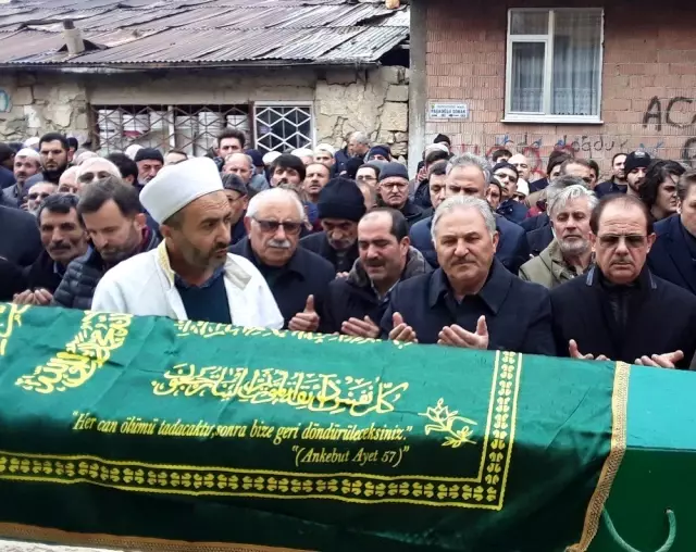 Bayburt'ta öldürülen Zehra Erdemir, son yolculuğuna uğurlandı