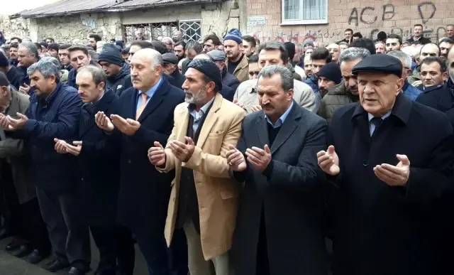Bayburt'ta öldürülen Zehra Erdemir, son yolculuğuna uğurlandı