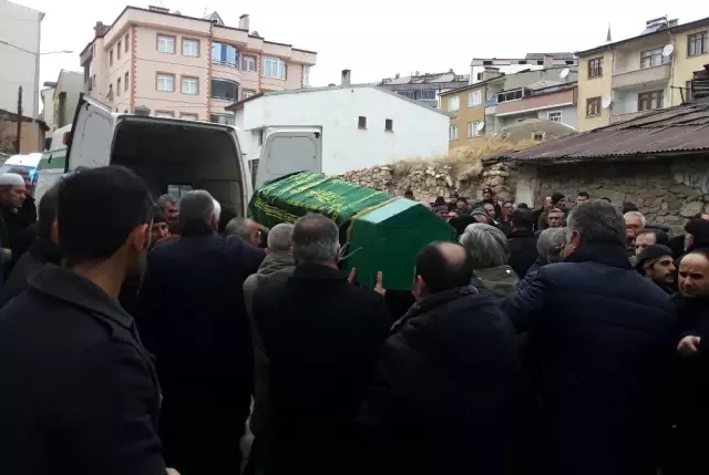 Bayburt'ta öldürülen Zehra Erdemir, son yolculuğuna uğurlandı