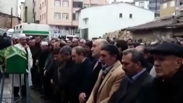 Bıçaklanarak öldürülen kadının cenazesi defnedildi Bıçaklanarak öldürülen kadının cenazesi defnedildi