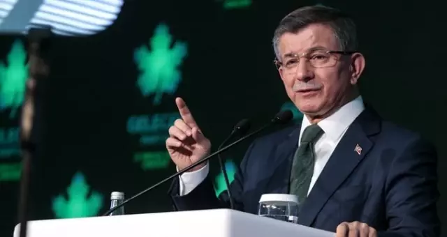 Davutoğlu, yeni partisini AK Parti'nin temel ilkelerinin okunduğu salonda ilan etti