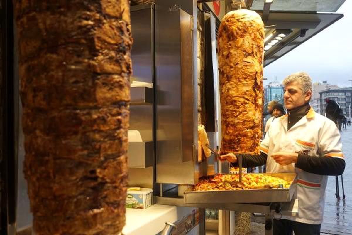 Döner tartışması sürüyor…Kalan dönerin kullanılması tehlike saçıyor