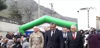 Tuncay Karataş: Giresun Çevre ve Şehircilik Müdür Yardımcısı Ünlü'nün cenazesi defnedildi Tuncay Karataş: Giresun Çevre ve Şehircilik Müdür Yardımcısı Ünlü'nün cenazesi defnedildi