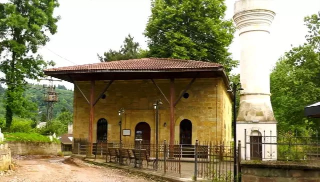 Giresun'da tescilli camilerin tarihi dokusu restorasyonla yeniden ortaya çıktı Giresun'da tescilli camilerin tarihi dokusu restorasyonla yeniden ortaya çıktı