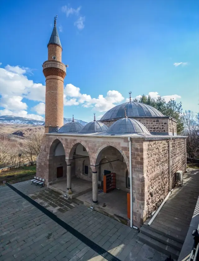Giresun'da tescilli camilerin tarihi dokusu restorasyonla yeniden ortaya çıktı Giresun'da tescilli camilerin tarihi dokusu restorasyonla yeniden ortaya çıktı