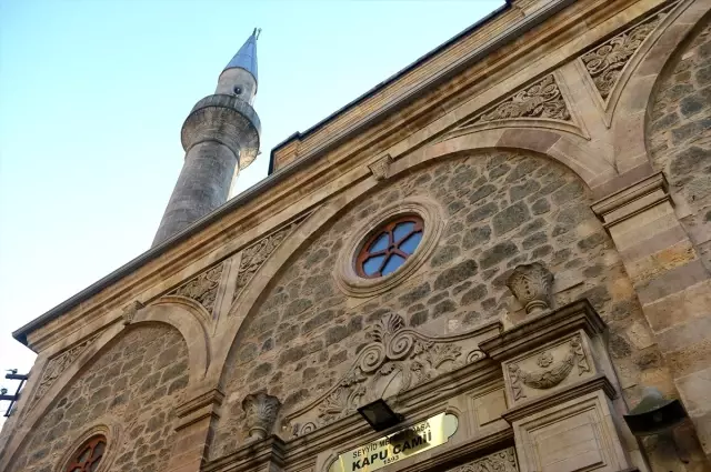 Giresun'da tescilli camilerin tarihi dokusu restorasyonla yeniden ortaya çıktı Giresun'da tescilli camilerin tarihi dokusu restorasyonla yeniden ortaya çıktı