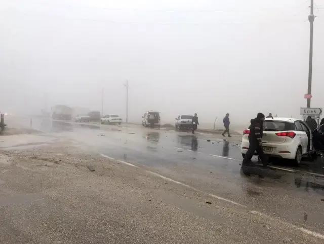Hatay'da sis kazası: 4 yaralı Hatay'da sis kazası: 4 yaralı
