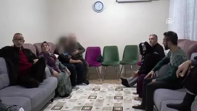 Hatice anne 4 yıllık ayrılığın ardından oğluyla hasret gideriyor Hatice anne 4 yıllık ayrılığın ardından oğluyla hasret gideriyor