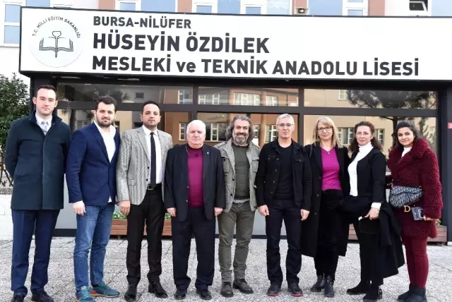 İş dünyası ve meslek okulları 'geleceğimiz' için birlikte hareket ediyor İş dünyası ve meslek okulları 'geleceğimiz' için birlikte hareket ediyor