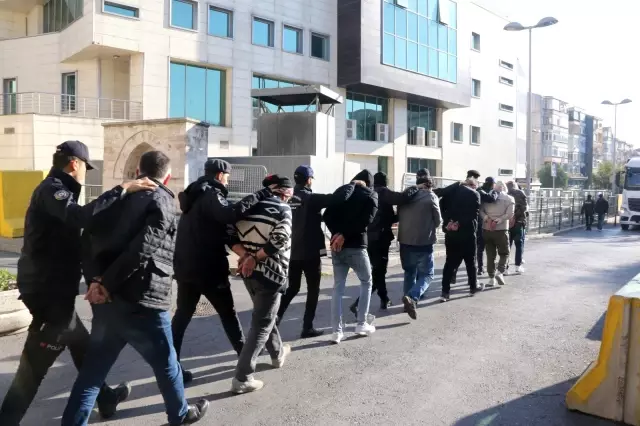 İş vaadiyle Türkiye'ye getirdikleri kadınlara fuhuş yaptıran çete çökertildi