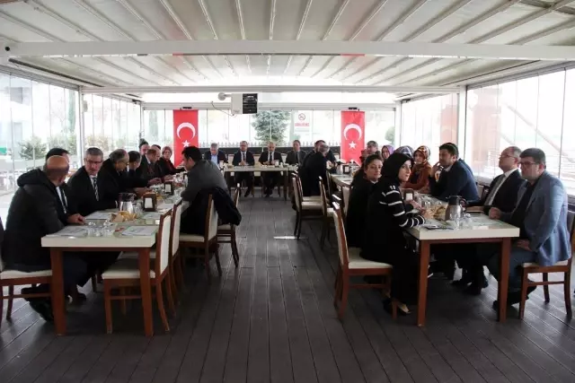 Kış şartlarında ihtiyaç sahibi vatandaşlara yönelik yapılacak çalışmalar masaya yatırıldı Kış şartlarında ihtiyaç sahibi vatandaşlara yönelik yapılacak çalışmalar masaya yatırıldı