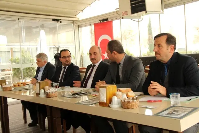 Kış şartlarında ihtiyaç sahibi vatandaşlara yönelik yapılacak çalışmalar masaya yatırıldı Kış şartlarında ihtiyaç sahibi vatandaşlara yönelik yapılacak çalışmalar masaya yatırıldı