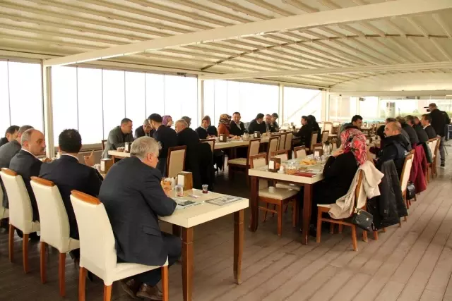 Kış şartlarında ihtiyaç sahibi vatandaşlara yönelik yapılacak çalışmalar masaya yatırıldı Kış şartlarında ihtiyaç sahibi vatandaşlara yönelik yapılacak çalışmalar masaya yatırıldı