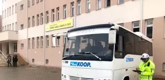 Trafik Tescil Ve Denetleme Büro Amirliği: Öğrenci servis denetimleri artarak devam ediyor Trafik Tescil Ve Denetleme Büro Amirliği: Öğrenci servis denetimleri artarak devam ediyor