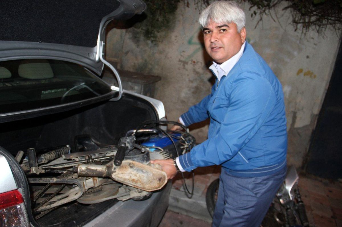 Polis, imamın çalınan motosikletini 12 yıl sonra bulup teslim etti