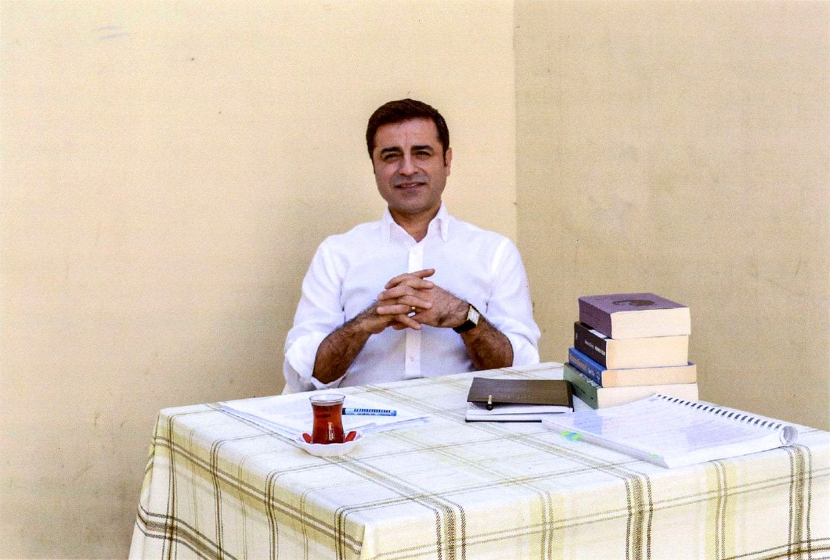 Selahattin Demirtaş'tan, Cumhurbaşkanı Erdoğan'a kitap tavsiyesi
