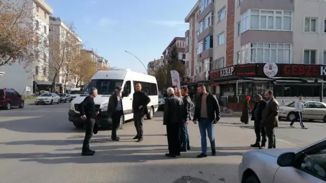 Yeni aldığı aracın direksiyonunu geçer geçmez yaşlı kadına çarptı Yeni aldığı aracın direksiyonunu geçer geçmez yaşlı kadına çarptı