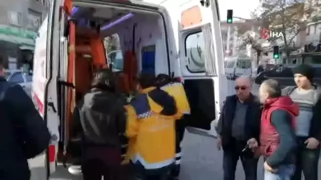 Yeni aldığı aracın direksiyonunu geçer geçmez yaşlı kadına çarptı Yeni aldığı aracın direksiyonunu geçer geçmez yaşlı kadına çarptı