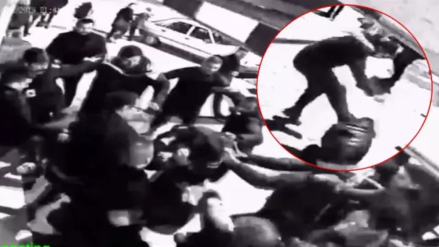 20 kişilik grup aralarına aldıkları 3 kişiyi öldüresiye dövdü