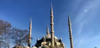 Selimiye Camisi: Ayrımcılık söylemlerine karşı farklı kültürleri tanımaya çalışan gençler Selimiye Camisi: Ayrımcılık söylemlerine karşı farklı kültürleri tanımaya çalışan gençler