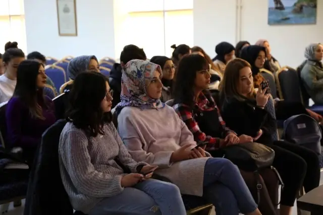 Bartın Üniversitesinde 'Merhaba Gönüllülük' Projesi tanıtıldı Bartın Üniversitesinde 'Merhaba Gönüllülük' Projesi tanıtıldı