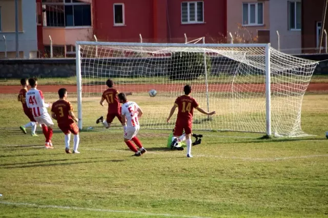 Bilecik derbisinin galibi Bilecikspor oldu Bilecik derbisinin galibi Bilecikspor oldu