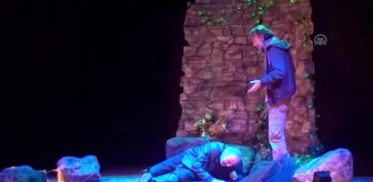 'Bir Kuyu Üç Yusuf' oyunu Bahçelievler'de ilk kez sahnelendi