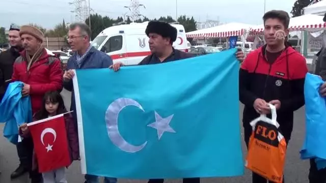 Çin'in Uygur Türklerine yönelik insan hakları ihlalleri protesto edildi Çin'in Uygur Türklerine yönelik insan hakları ihlalleri protesto edildi