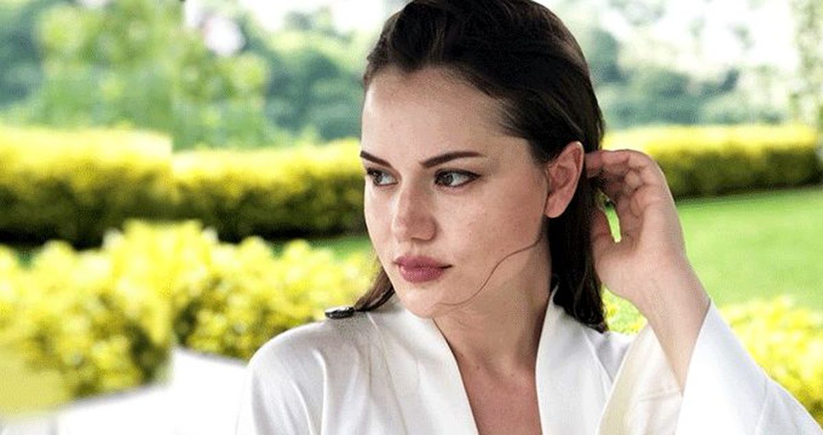 Fahriye Evcen oğlu Karan'ın yüzünün göründüğü fotoğrafı ilk kez paylaştı
