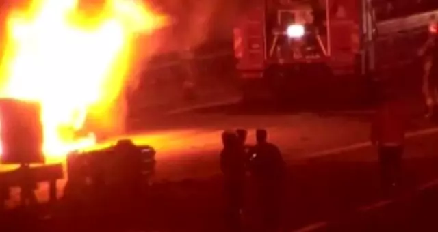 İstanbul'da 15 Temmuz Şehitler Köprüsü'nde yangın! Trafik durma noktasında