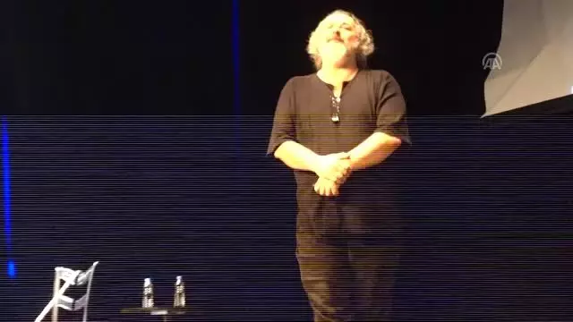 'İtirazım Var' oyununun galasına ünlü isimler katıldı 'İtirazım Var' oyununun galasına ünlü isimler katıldı