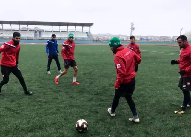 Kars 36 Spor'un Trabzon yolculuğu başladı Kars 36 Spor'un Trabzon yolculuğu başladı