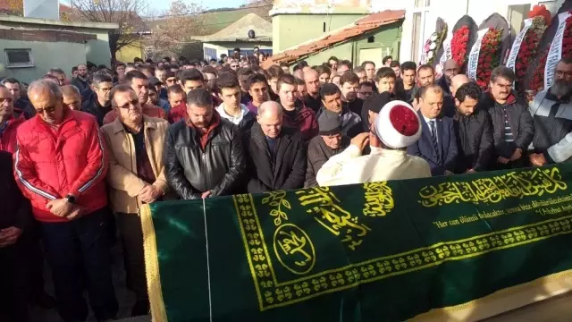Kazada hayatını kaybeden motosikletli genç son yolculuğuna uğurlandı Kazada hayatını kaybeden motosikletli genç son yolculuğuna uğurlandı
