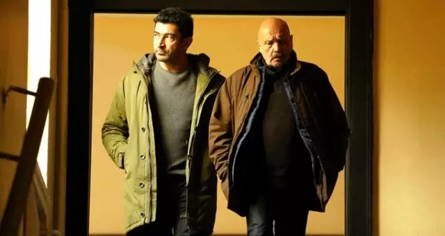 Kenan İmirzalıoğlu'nun yeni dizisi Alef'ten ilk kareler geldi Kenan İmirzalıoğlu'nun yeni dizisi Alef'ten ilk kareler geldi