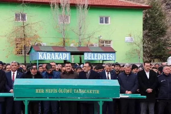 Liseli Nuray, son yolculuğuna uğurlandı