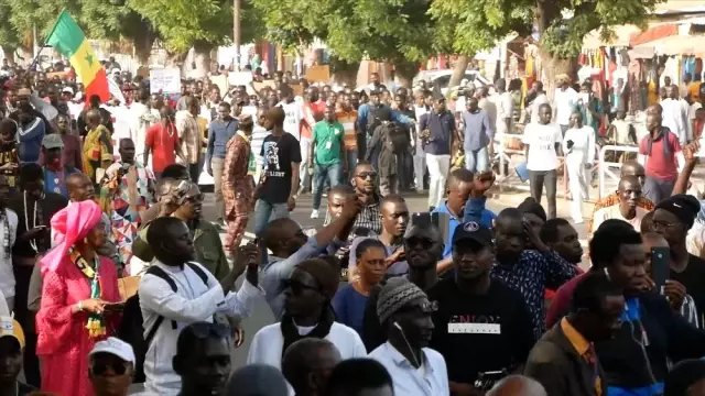 Senegalliler, elektrik zammını protesto etti Senegalliler, elektrik zammını protesto etti
