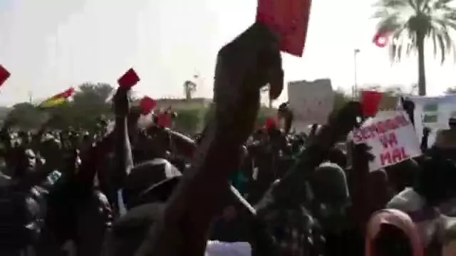 Senegalliler, elektrik zammını protesto etti Senegalliler, elektrik zammını protesto etti
