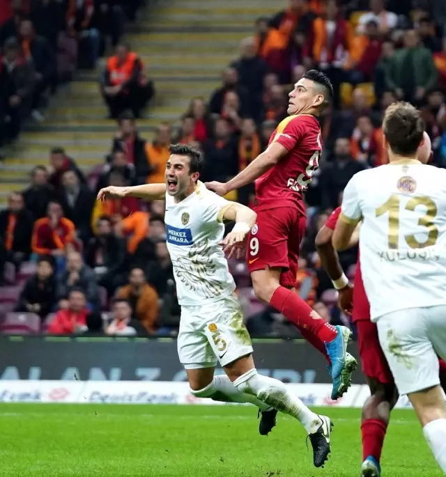 Süper Lig: Galatasaray: 2 - Ankaragücü: 2 (Maç sonucu) Süper Lig: Galatasaray: 2 - Ankaragücü: 2 (Maç sonucu)