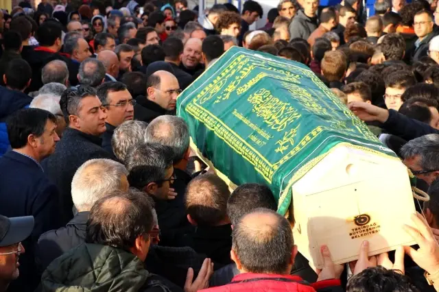 Tekirdağ'da otomobille çarpışan motosikletin sürücüsü hayatını kaybetti Tekirdağ'da otomobille çarpışan motosikletin sürücüsü hayatını kaybetti