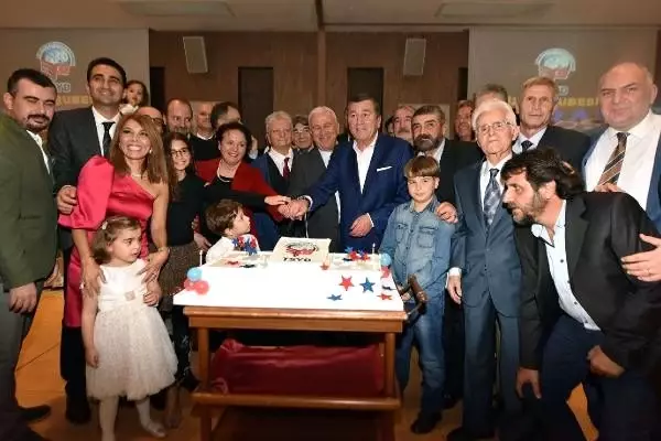 TSYD İzmir Şubesi üyeleri 2019'a veda etti TSYD İzmir Şubesi üyeleri 2019'a veda etti
