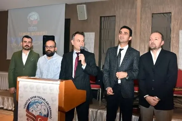 TSYD İzmir Şubesi üyeleri 2019'a veda etti TSYD İzmir Şubesi üyeleri 2019'a veda etti