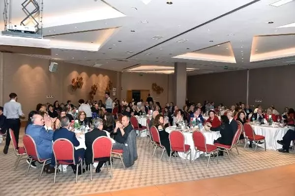 TSYD İzmir Şubesi üyeleri 2019'a veda etti TSYD İzmir Şubesi üyeleri 2019'a veda etti