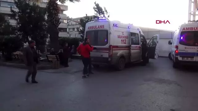 Otomobilin boyasını beğenmeyen araç sahibi iş yerini silahla bastı: 3 yaralı Otomobilin boyasını beğenmeyen araç sahibi iş yerini silahla bastı: 3 yaralı