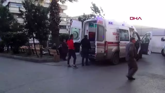 Otomobilin boyasını beğenmeyen araç sahibi iş yerini silahla bastı: 3 yaralı Otomobilin boyasını beğenmeyen araç sahibi iş yerini silahla bastı: 3 yaralı