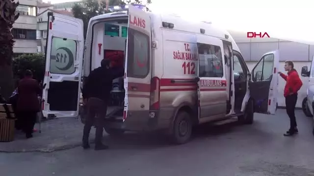 Otomobilin boyasını beğenmeyen araç sahibi iş yerini silahla bastı: 3 yaralı Otomobilin boyasını beğenmeyen araç sahibi iş yerini silahla bastı: 3 yaralı