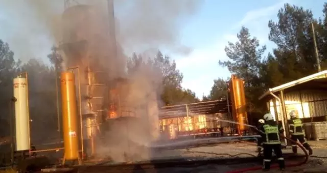 Adıyaman'da ham petrol tankında yangın çıktı Adıyaman'da ham petrol tankında yangın çıktı