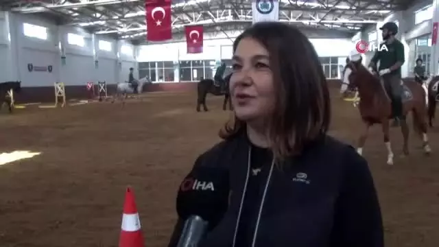 At sevgisi her şeyden vazgeçirdi At sevgisi her şeyden vazgeçirdi
