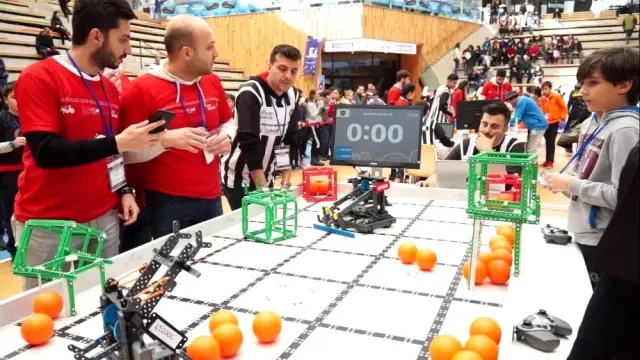 Balıkesir'in ilk robotik turnuvası gerçekleşti Balıkesir'in ilk robotik turnuvası gerçekleşti