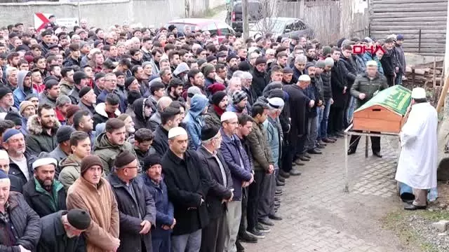 Bolu babasının tüfekle öldürdüğü rıza, toprağa verildi Bolu babasının tüfekle öldürdüğü rıza, toprağa verildi