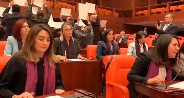 CHP'li kadınlardan TBMM Genel Kurulu'nda